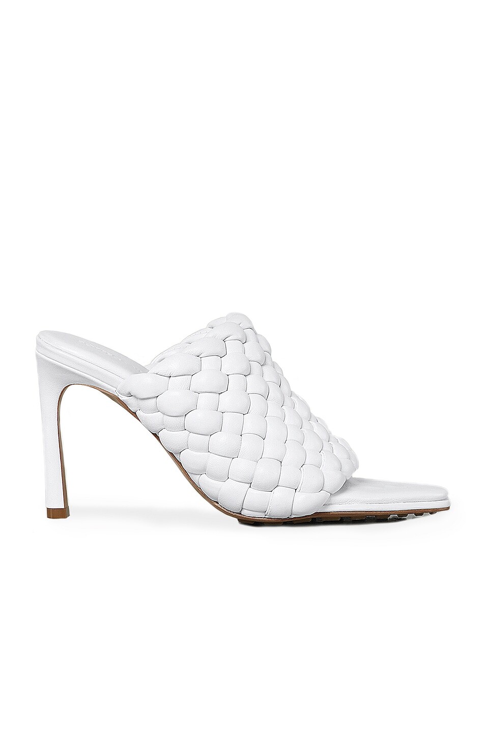 Кожаные сандалии с мягкой подкладкой Bottega Veneta, цвет Optic White