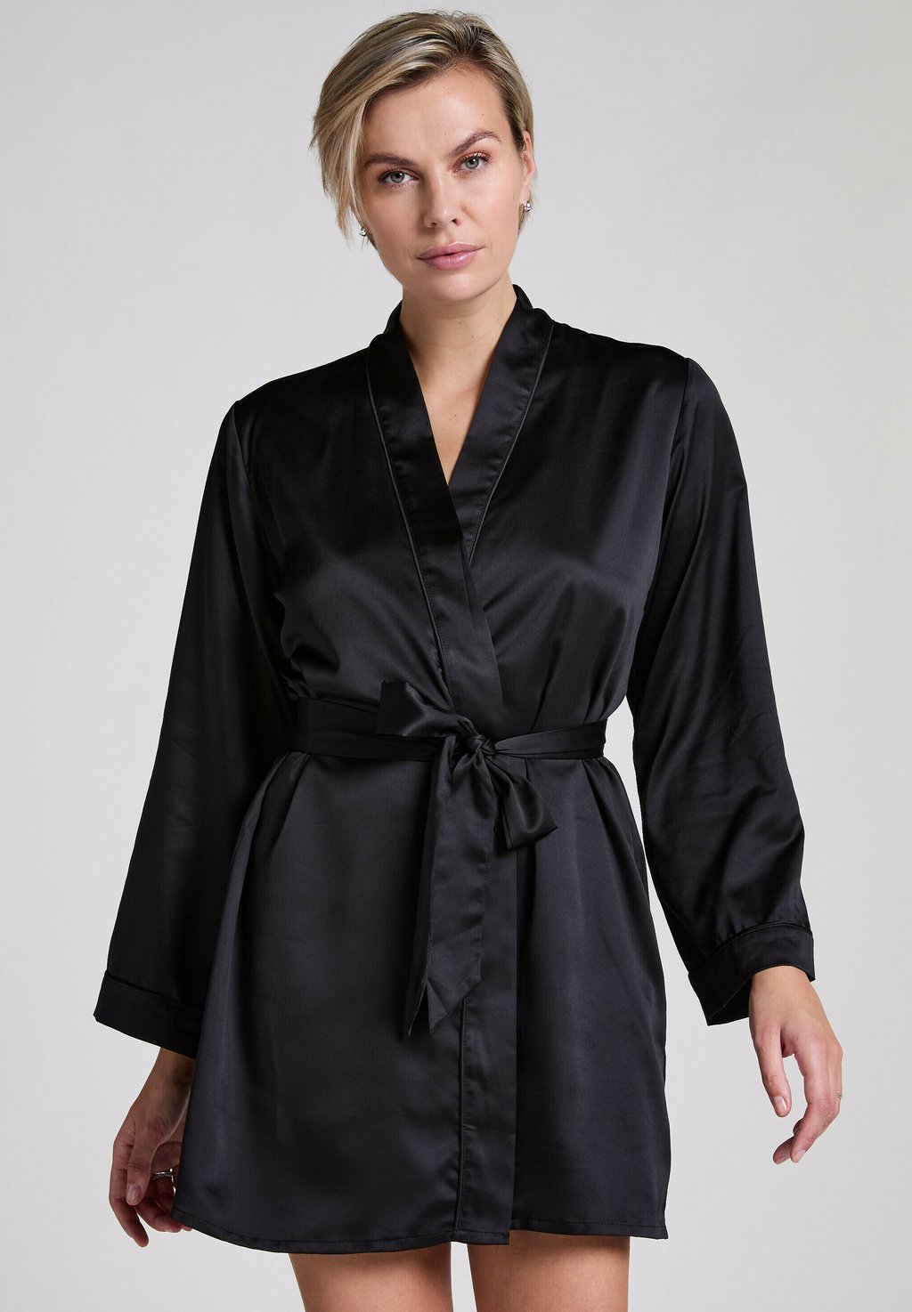 

Халат KIMONO Hunkemöller, черный