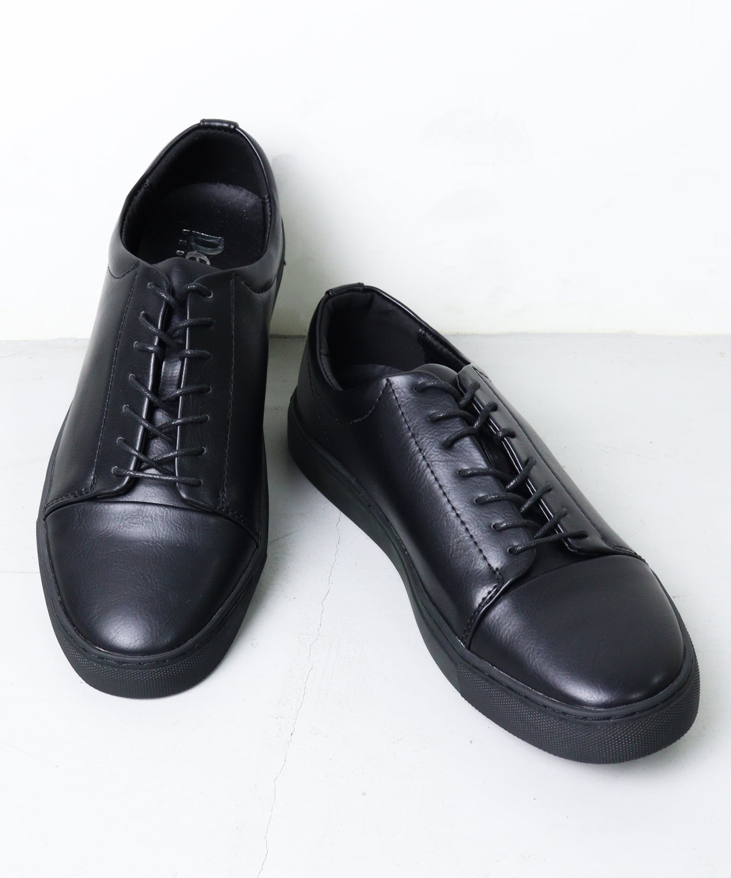 Офисные повседневные низкие кроссовки на шнуровке 5192 Dedes, All Black