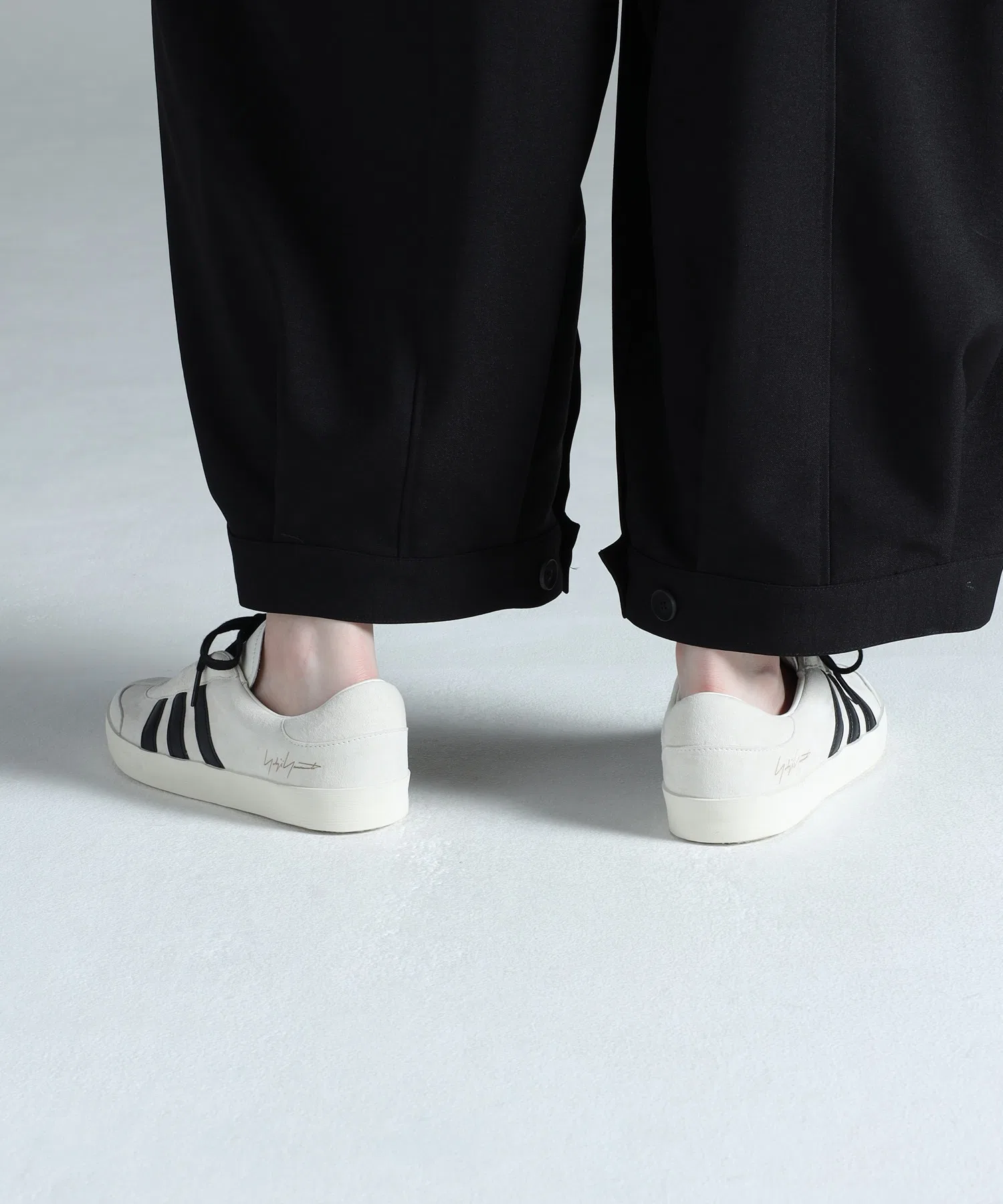 Унисекс кроссовки Y-3 GAZELLE из кожи белые с чёрным — фото 3