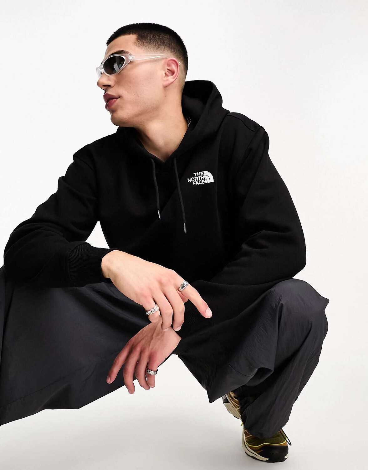 

Черное оверсайз-худи The North Face Essential, Черный, Черное оверсайз-худи The North Face Essential
