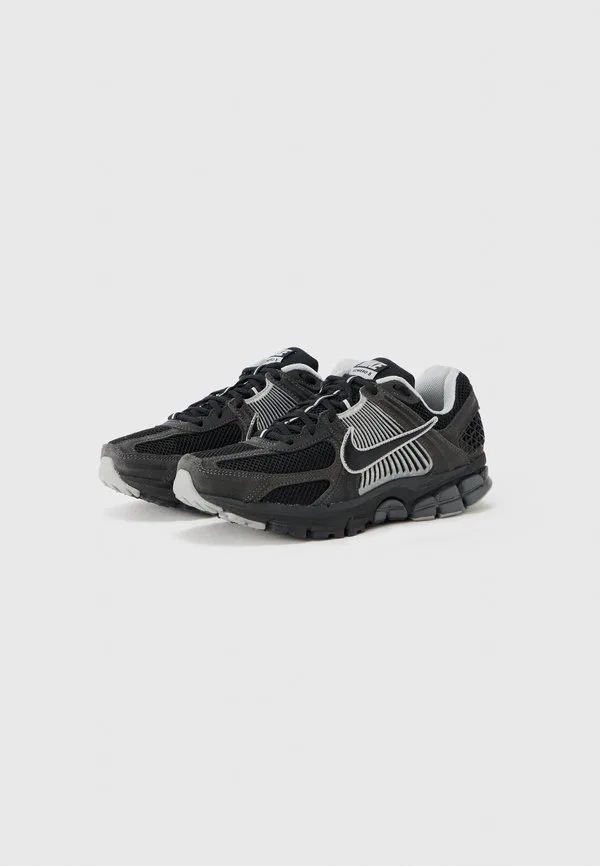 Кроссовки zoom vomero Nike Sportswear, Anthracite/Black/Chrome/Silver-Coloured — фото 2