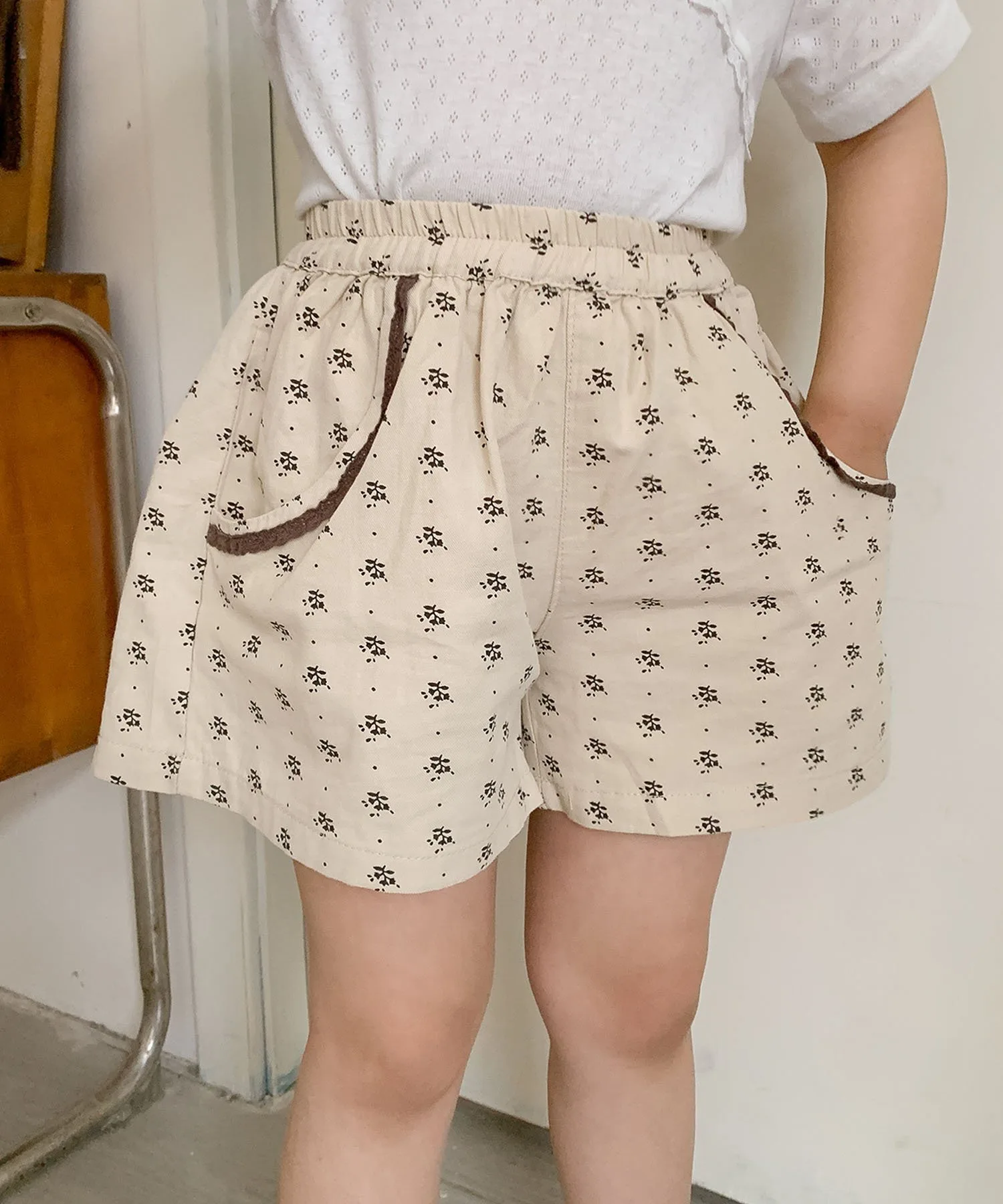 Детские шорты с цветочным принтом Aimoha Kids, beige — фото 4