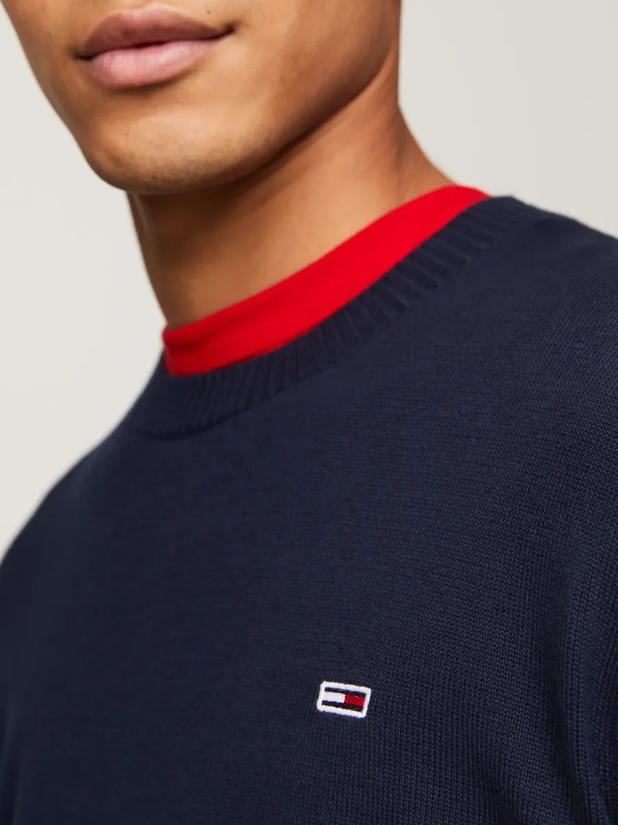 Свитер Tommy Jeans с круглым вырезом "TJM SLIM ESSENTIAL LIGHT SWEATER" с нашивкой-флажком, синий — фото 4