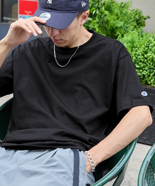 

Футболка Champion, хлопковая, с нашивкой, с коротким рукавом, черная