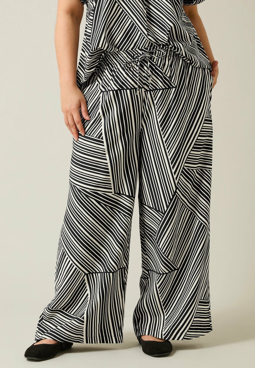 

Брюки STRIPE PRINT WIDE LEG Evans, кремовый
