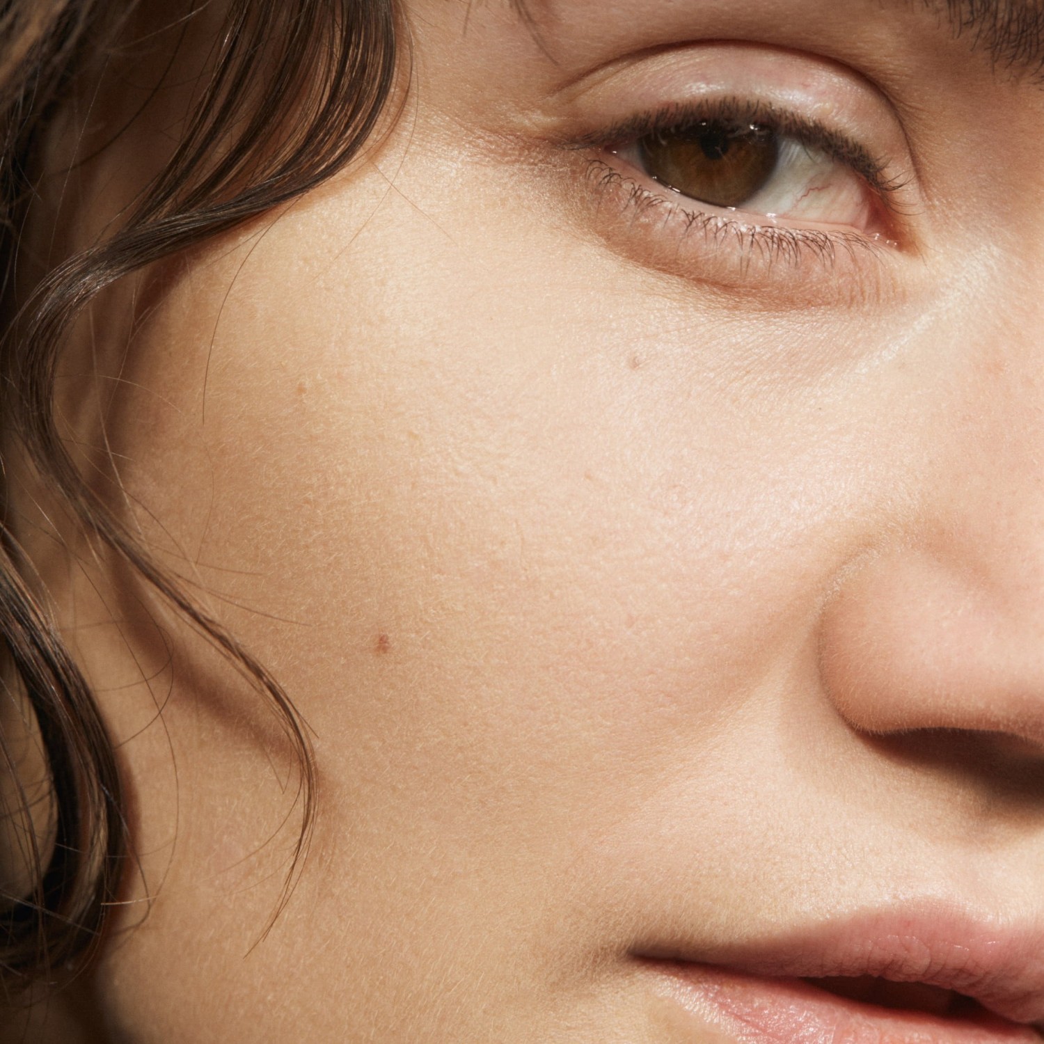 Пудра для лица air equal soft silk mineralpuder Madara, 1 - fair, вес 9 гр. — фото 4