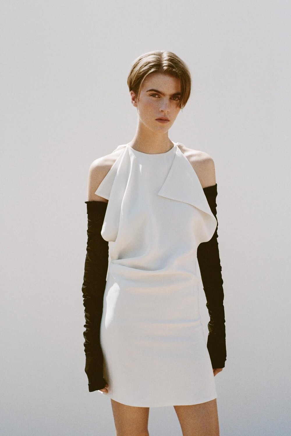 

Короткое драпированное платье - circ x zara ZARA, устрично-белый