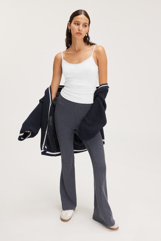 

Расклешенные леггинсы в рубчик Monki, синий