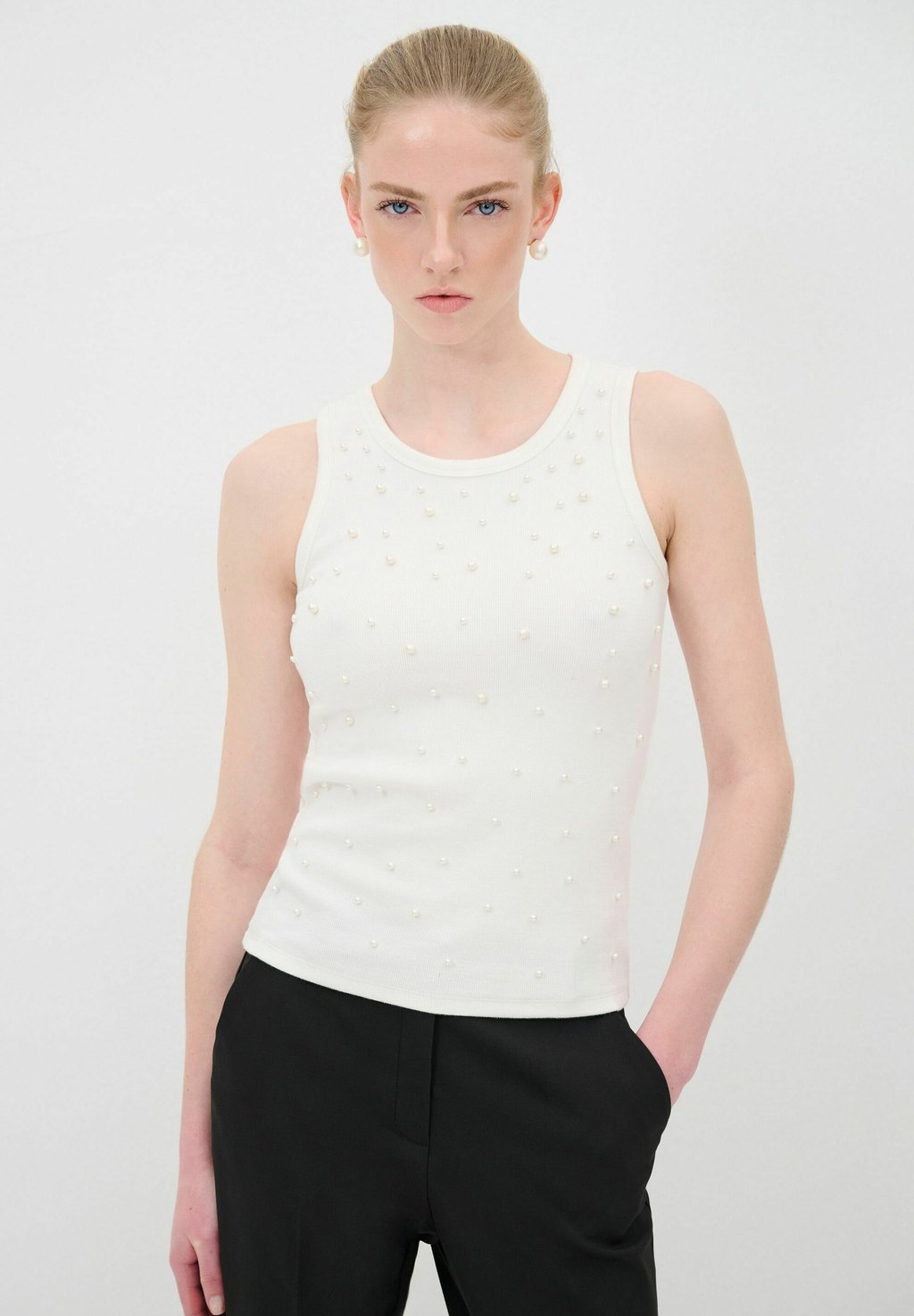 

Топ SLEEVELESS PEARL DETAILED adL, белый