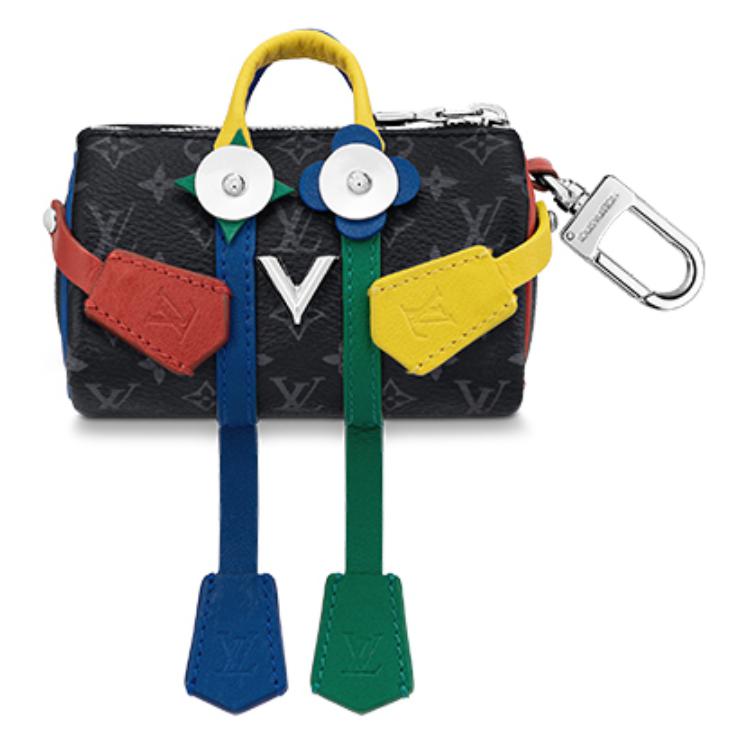 

LOUIS VUITTON Сумка Keepall из лакированного полотна с кожаной отделкой, украшение и брелок, аксессуар унисекс разноцветный