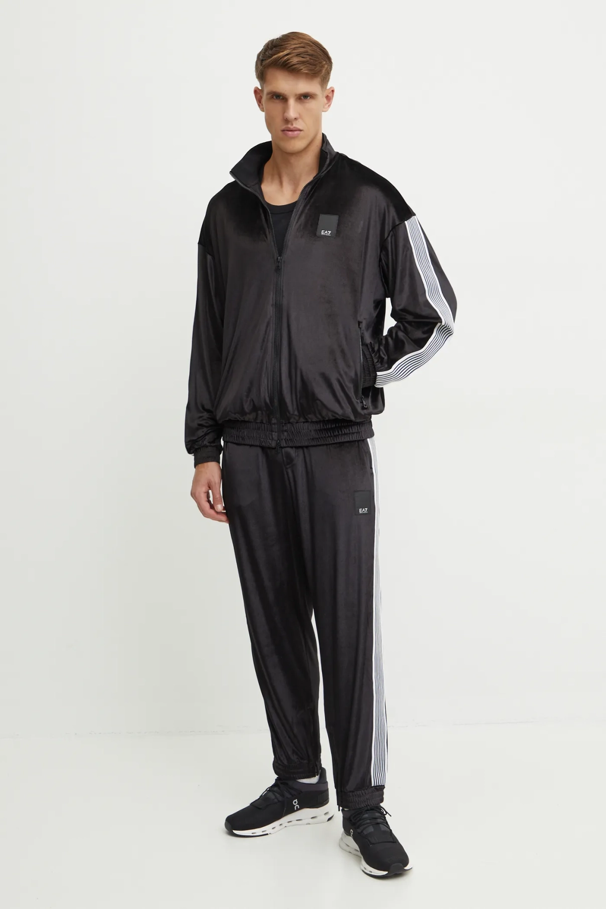 

Спортивный костюм EA7 Emporio Armani, черный