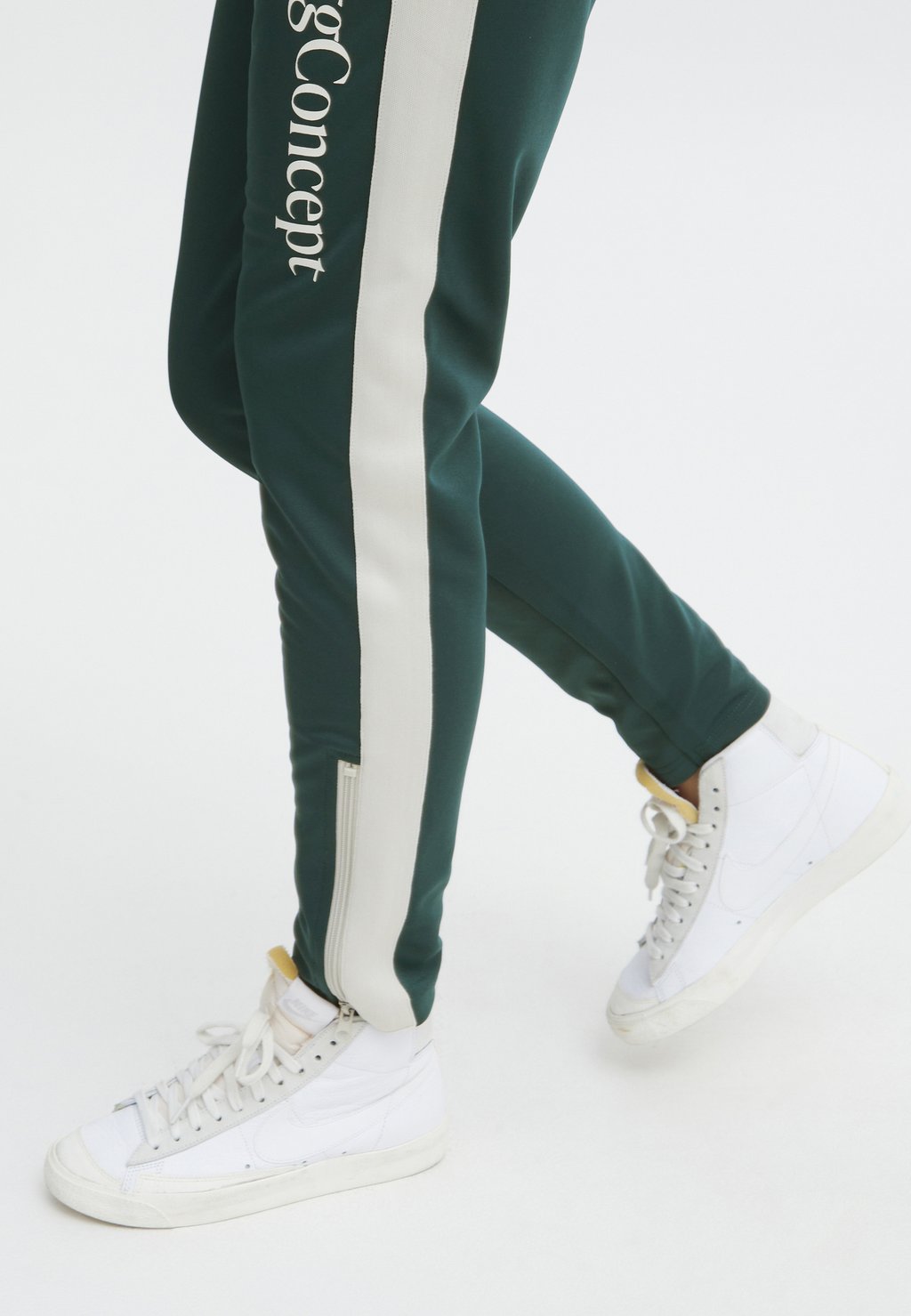 

Спортивные брюки JCSIMA JOGGING TheJoggConcept, зеленый