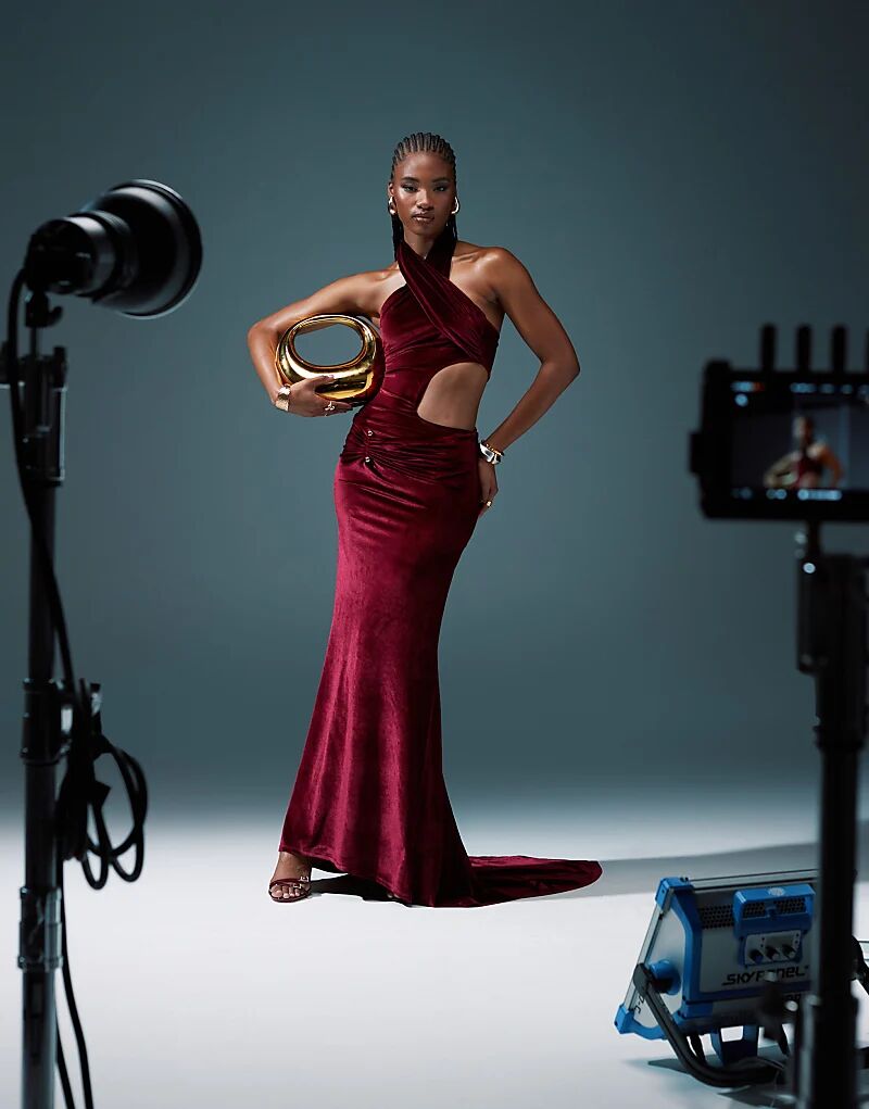 

Бархатное платье макси с запахом и вырезом-стойкой ASOS DESIGN бордового цвета