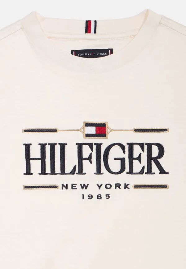 Футболка из трикотажа интерлок с вышивкой логотипа. Tommy Hilfiger, Ancient White — фото 3