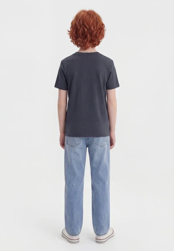 Футболка с карманом jormontauk с принтом Jack & Jones Junior, Odyssey Gray — фото 2