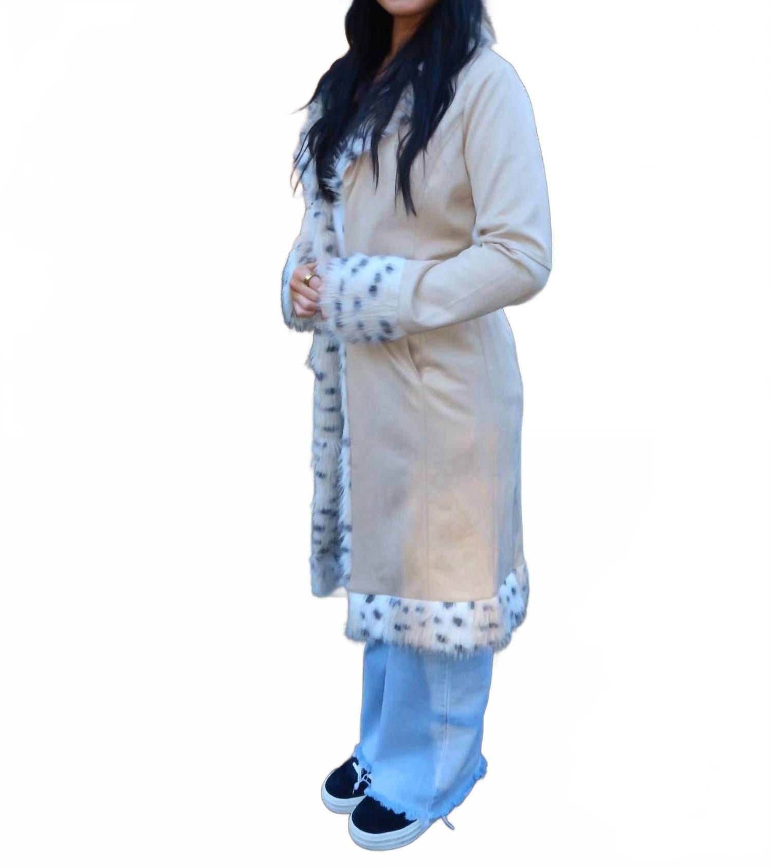 

Замшевое пальто с леопардовым принтом бежевого цвета Act Pretty, бежевый