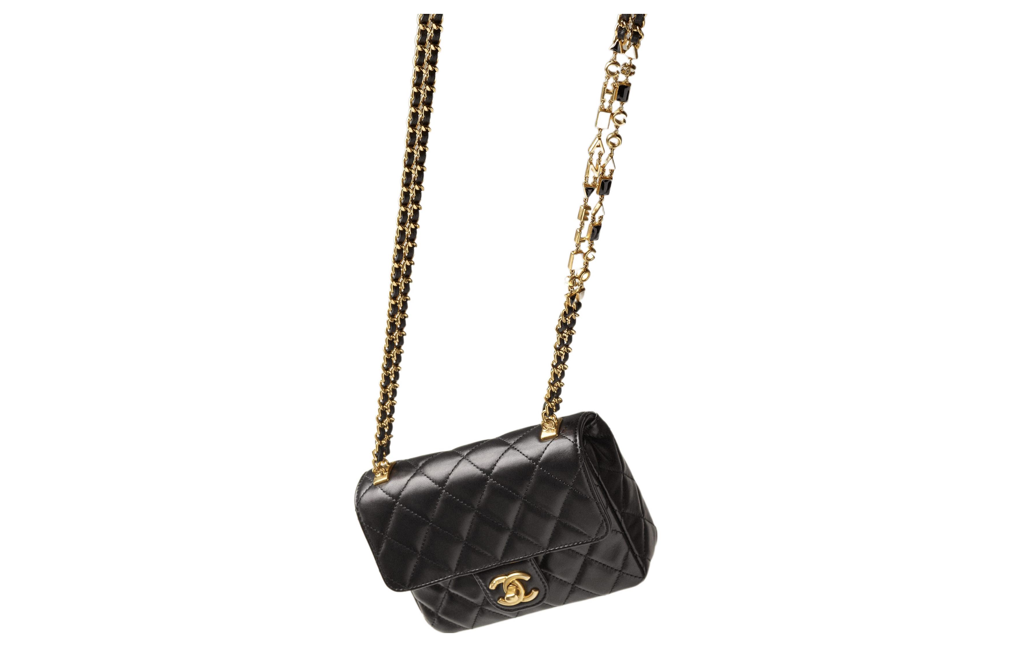 CHANEL Мини-сумка через плечо на цепочке из эмалированного металла и ягненка, черная — фото 3