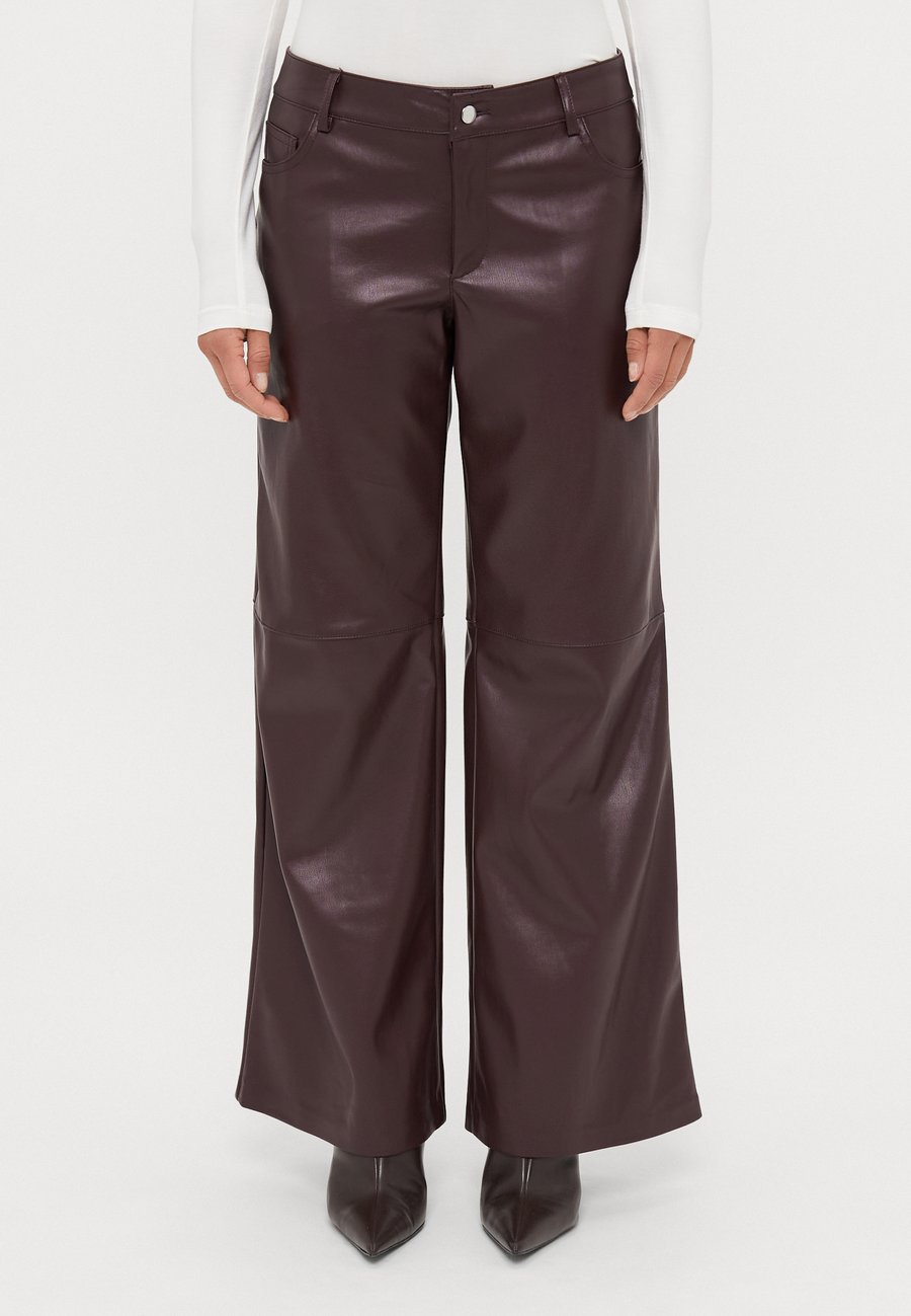 

Брюки Gina Tricot Petite TROUSERS, Burgundy/Dark Red