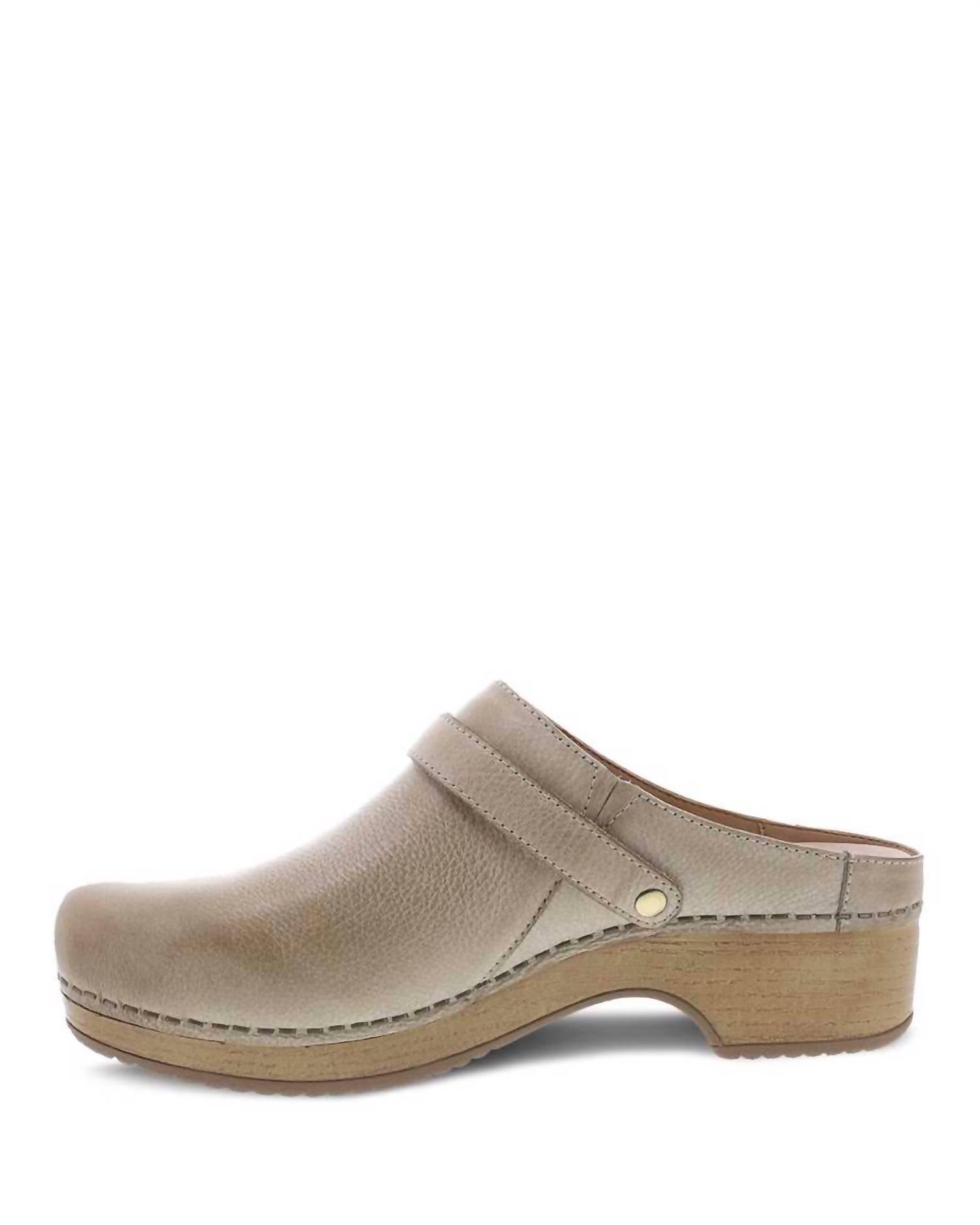 Женские мюли-трансформеры Berry Nubuck Slip On в устричном цвете dansko, цвет oyster — фото 2