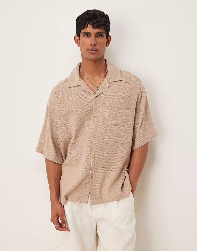 

ASOS DESIGN свободная фактурная рубашка revere regular в бежевом цвете