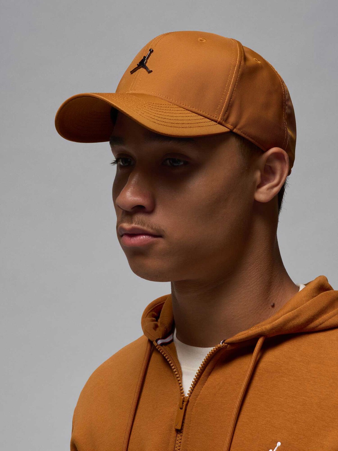 

Бейсболка Nike J RISE CAP S CB MTL JM, коричневый