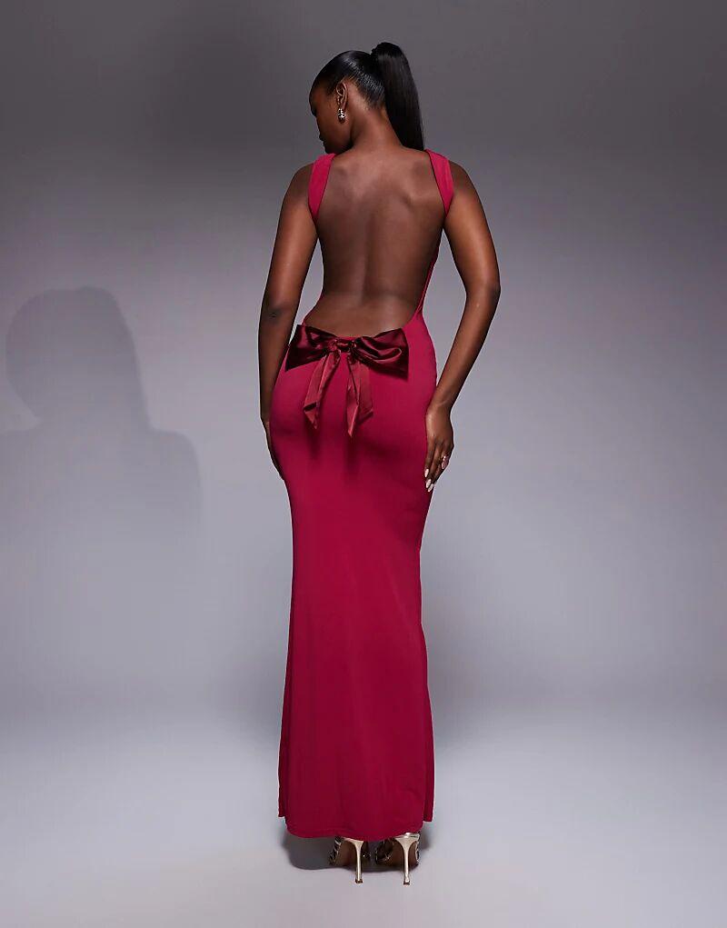 

Платье макси Tiger Mist Zita с квадратным вырезом, открытой спиной и атласным бантом в ягодно-красном цвете