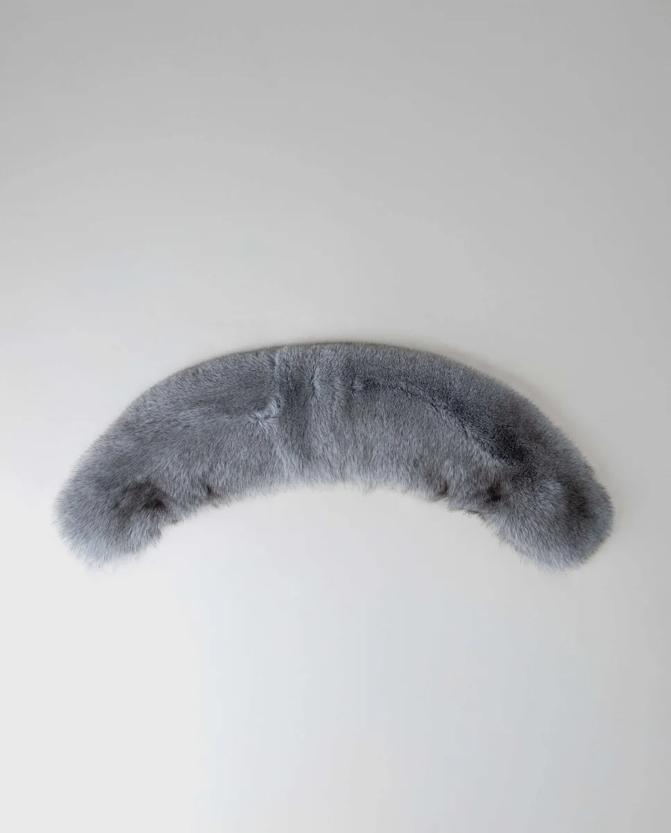 

Серебристый меховой палантин из лисы De la Roca, серебряный