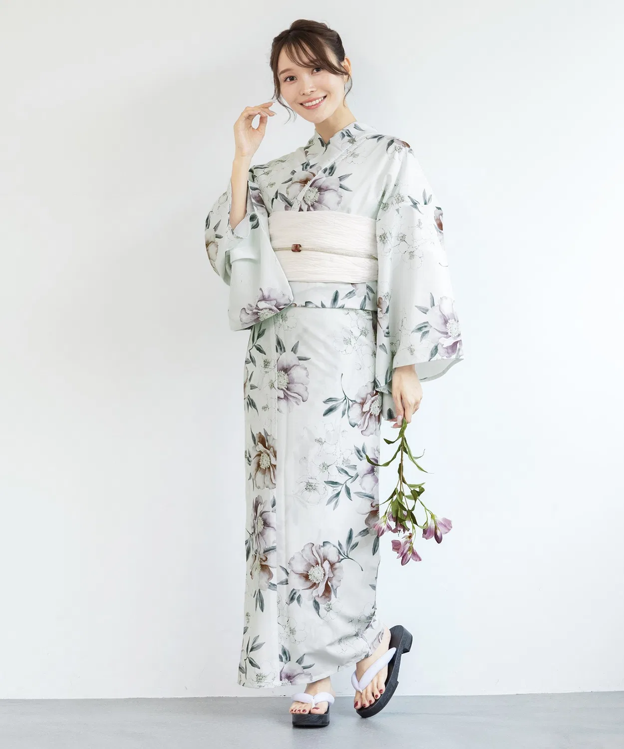 Женский комплект юката 2 предмета: юката + пояс хэко-оби, флоральный принт, бренд floro by SOUBIEN, коричневый — фото 3