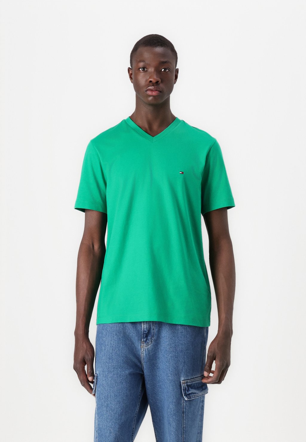 

Базовая футболка ESSENTIAL V NECK Tommy Hilfiger, зеленый