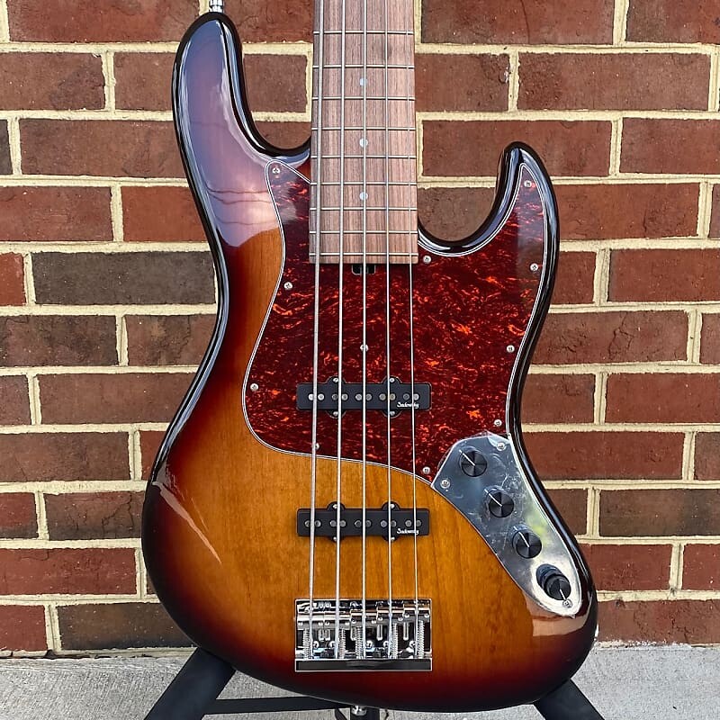 

Басс гитара Sadowsky Vintage J 5-String, 21 Fret, '59 Sunburst High Polish, Red Alder Body, Morado Fretboard