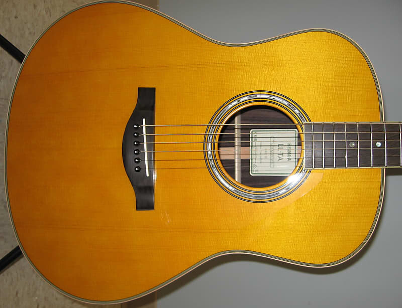 

Акустическая гитара Yamaha LL-TA Premium TransAcoustic Acoustic/Electric Dreadnought 2022 - Vintage Tint w/case Reverb, Chorus without an Amp