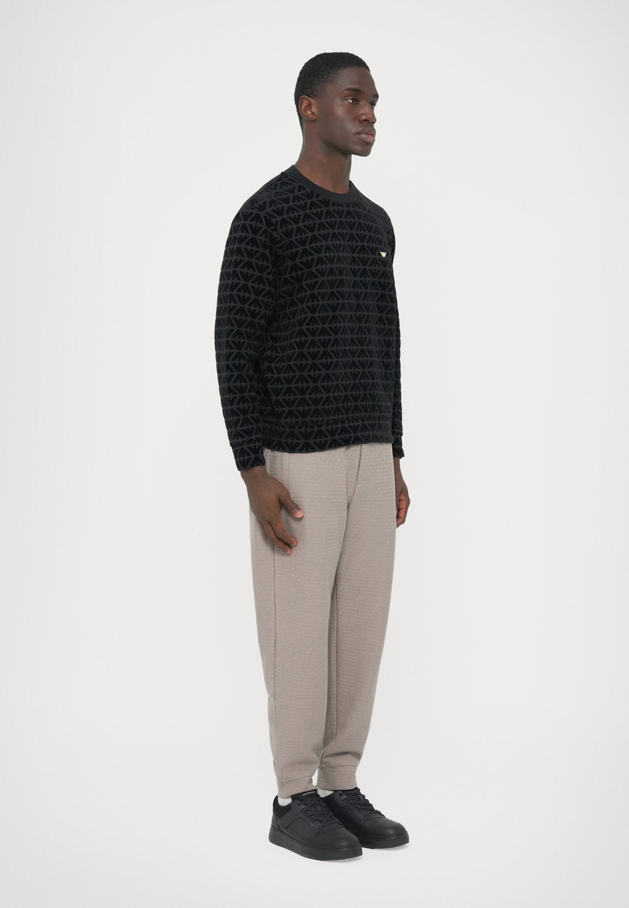 Толстовка Emporio Armani Sweatshirt, Black /Black — фото 4