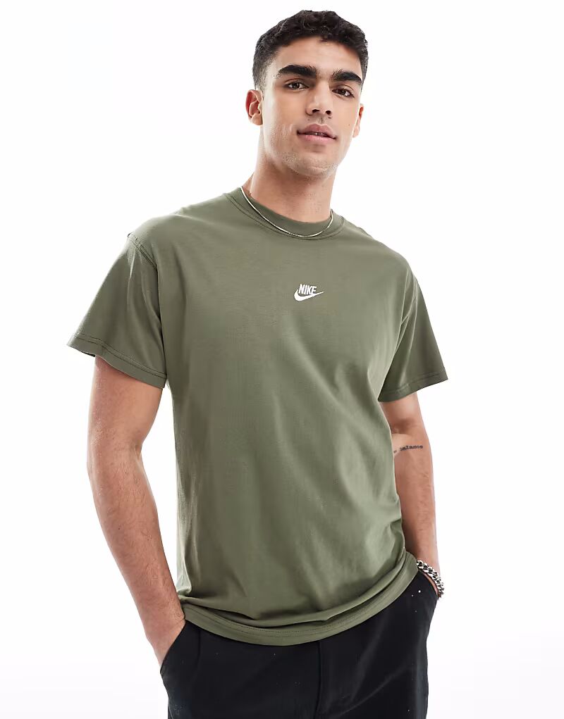 

Футболка Nike Premium Essentials цвета хаки