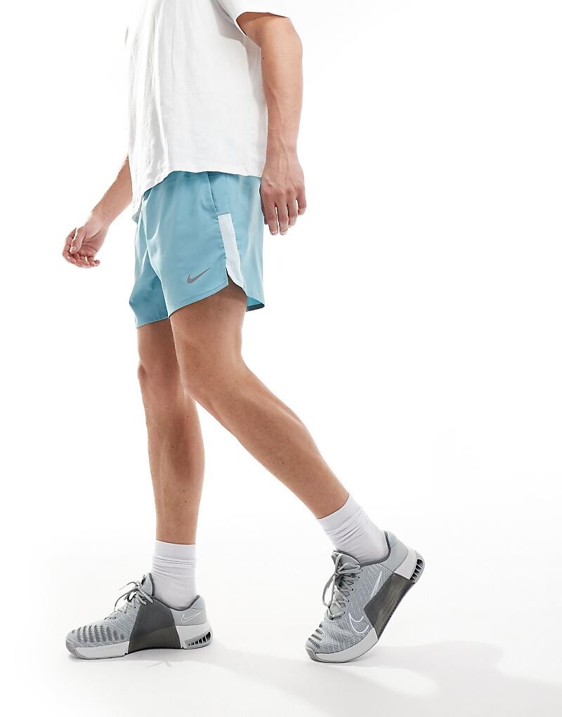 

Nike Running — Challenger Dri-FIT — голубые шорты 5 дюймов
