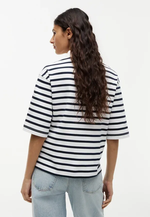 Футболка Tommy Hilfiger Interlock print, цвет экрю/темно-синий — фото 3
