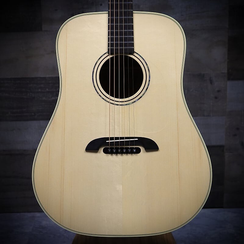 

Акустическая гитара Alvarez Yairi DYM60HD Honduran Masterworks Dreadnought