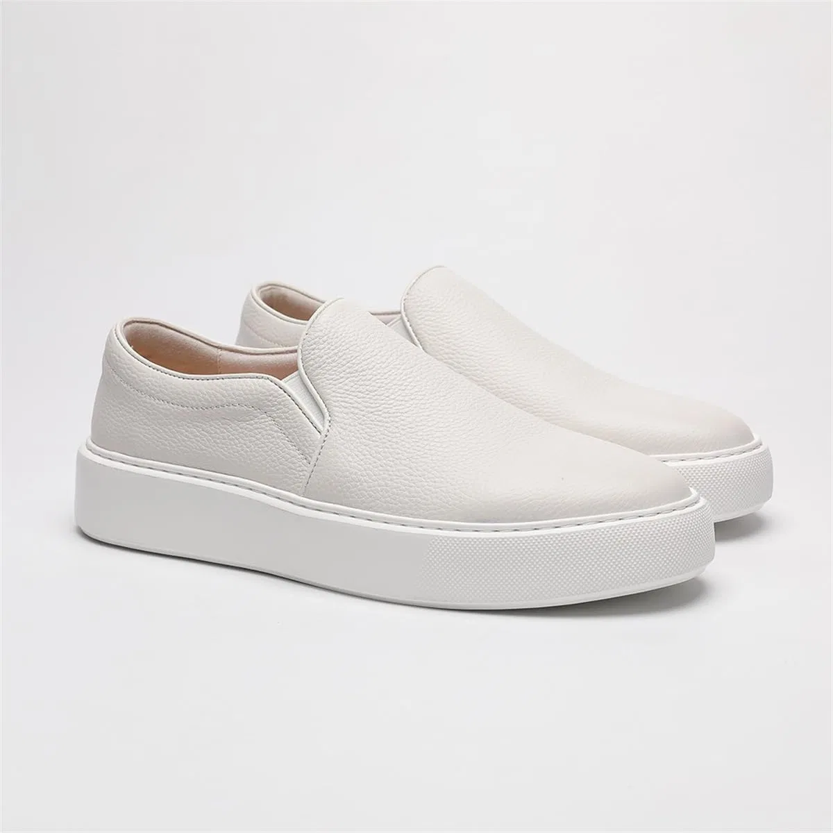 Лоферы кожаные Loafers for Men, белый FIAVOM — фото 2
