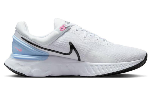 Кроссовки Nike React Miler 3 Road Running Shoes 'White Bright Crimson Obsidian', белый — фото 2