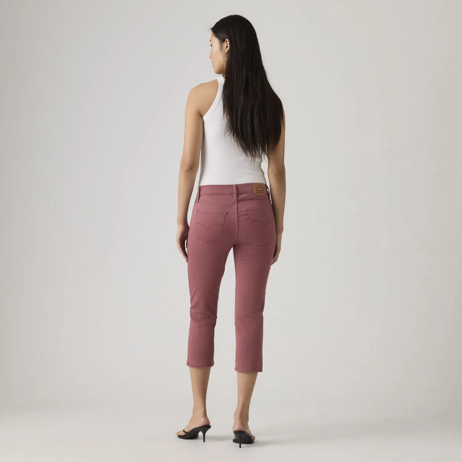 311 Формирующие узкие брюки-капри для женщин Levi's, Purple — фото 3