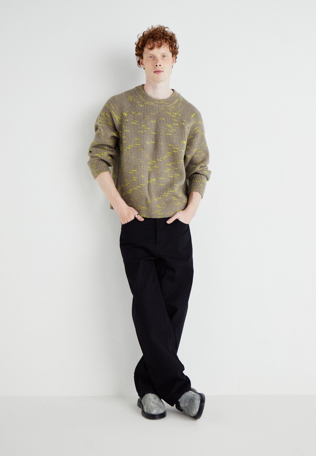 

Джемпер NORMAN RELAXED RAGLAN Weekday, коричневый