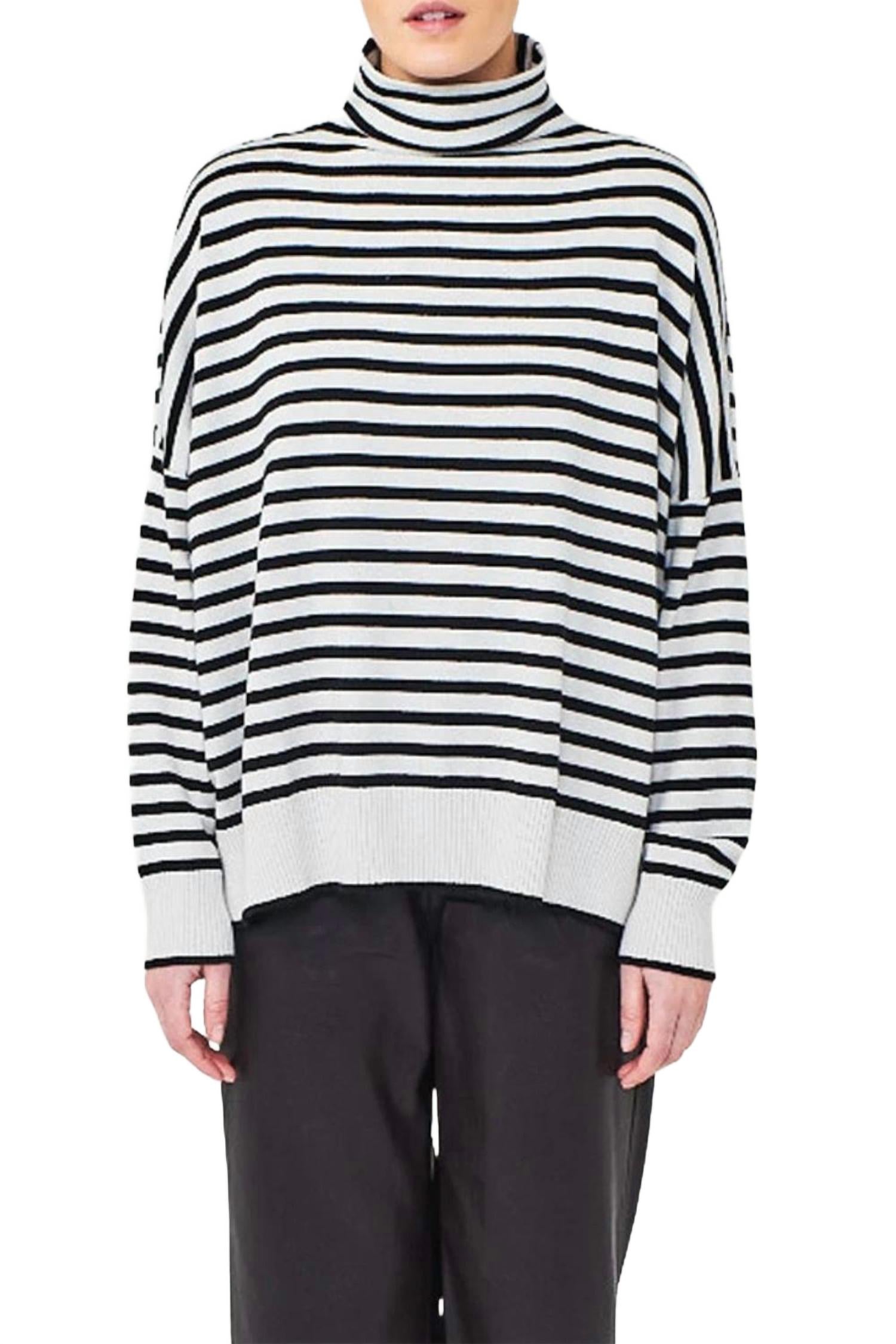 

Свитер Sage с воронкообразным воротником в цвете Silver Haze/coal Brodie Cashmere