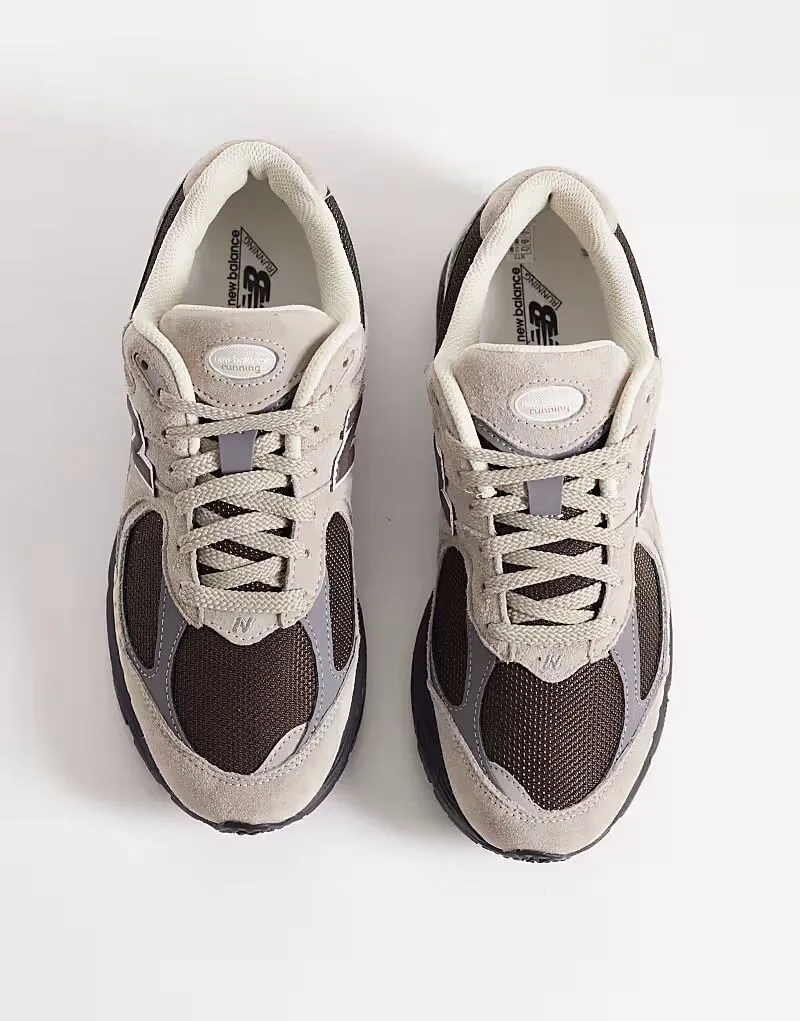 Кроссовки New Balance 2002R цвета тауп — фото 2