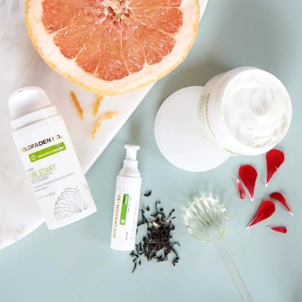 Набор для осветления кожи GOLDFADEN MD Brightening Transformation Kit | включает скраб-микродермабразию Doctors Scrub, очищающее средство Pure Start и крем для глаз Bright Eyes | 3 предмета Набор из 3 штук, Red — фото 4