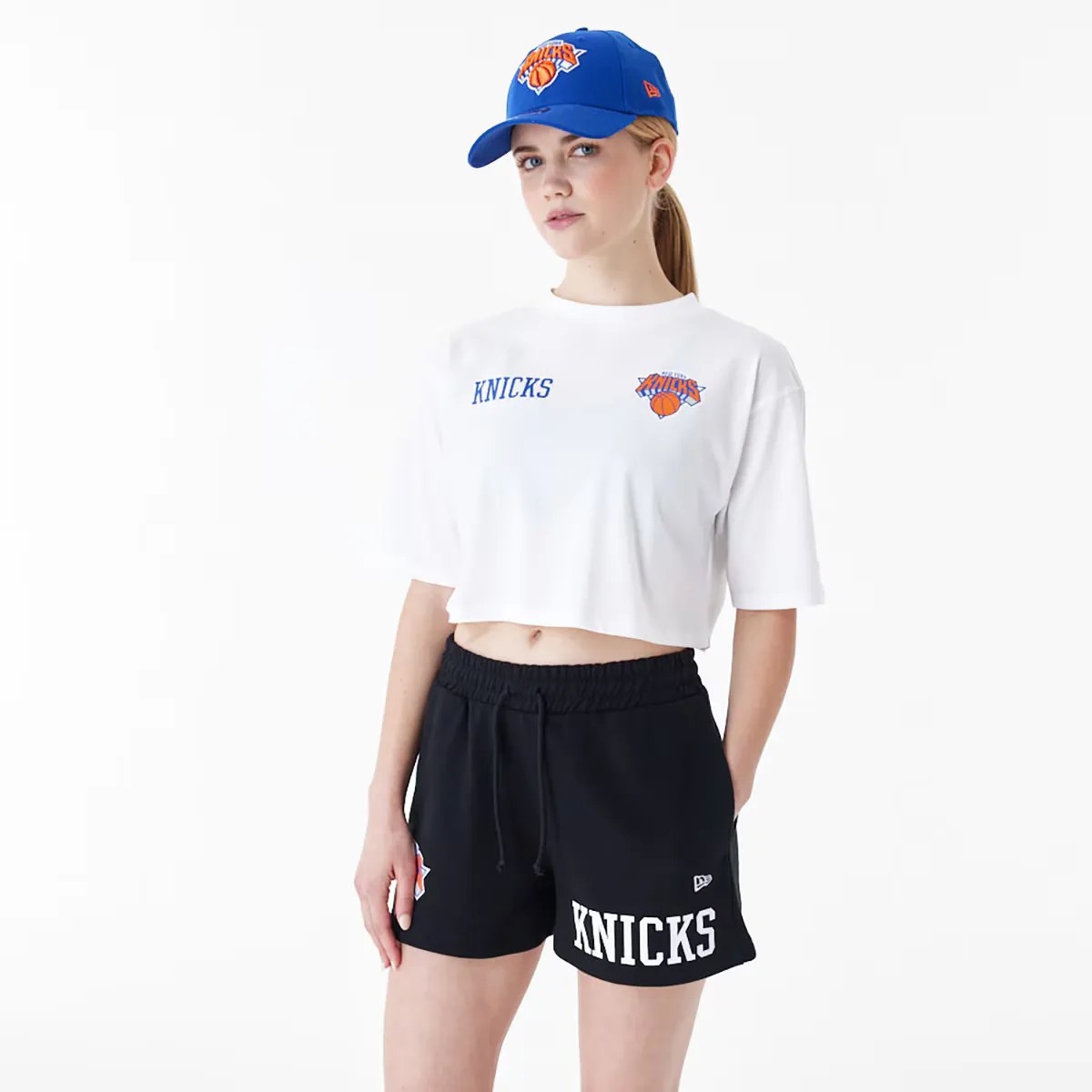 

Женская кроп-футболка New York Knicks Team Logo New Era, белый