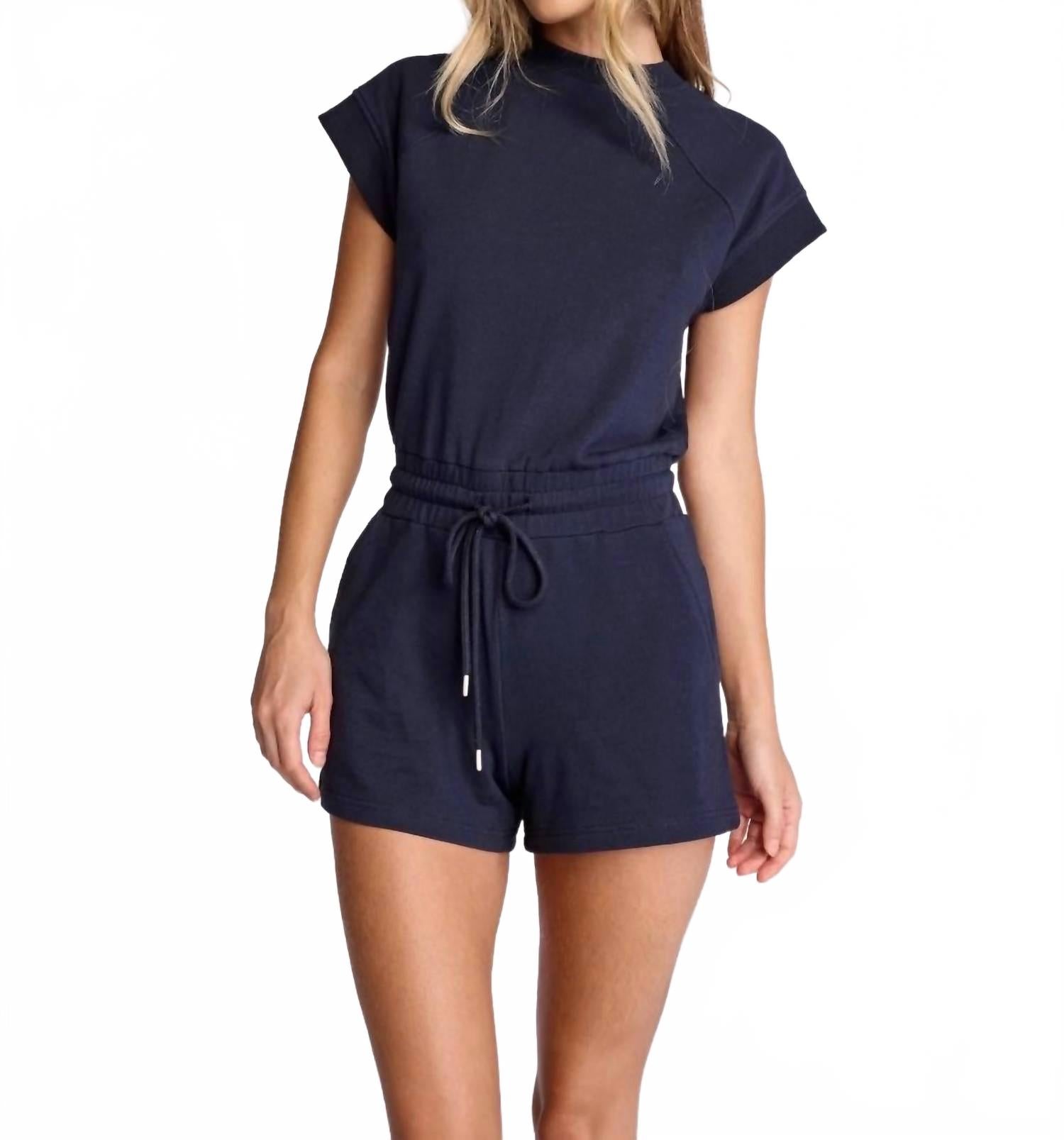 

Нил Ромпер в синем Sundays