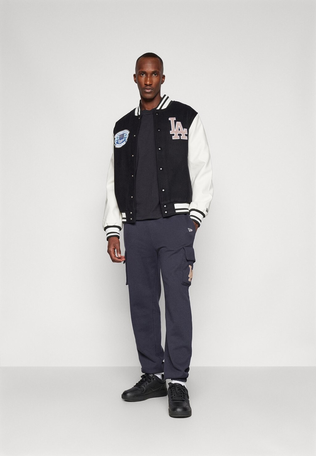 

Уличные брюки MLB LOS ANGELES DODGERS CARGO JOGGER New Era, темно-синий