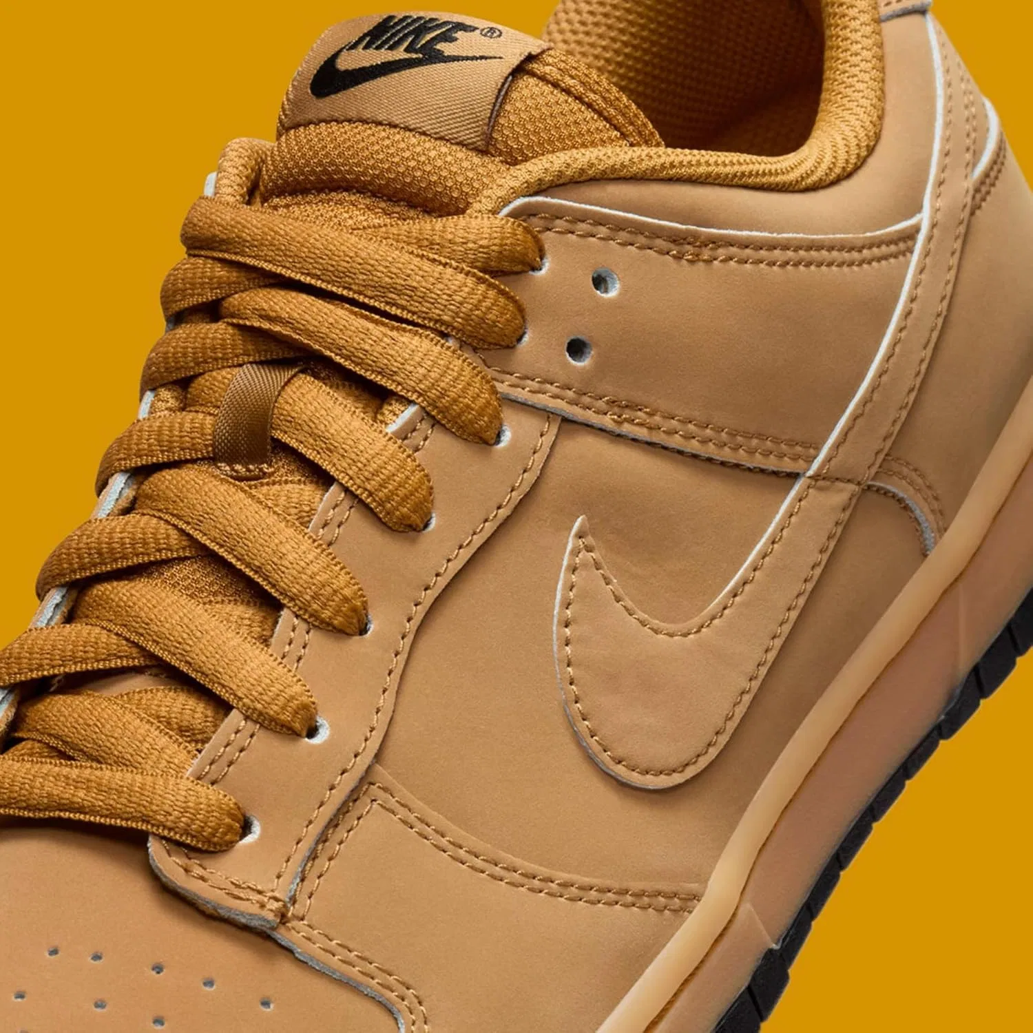 Кроссовки Nike Dunk Low Retro SE, Wheat/Gum Yellow-black — фото 2