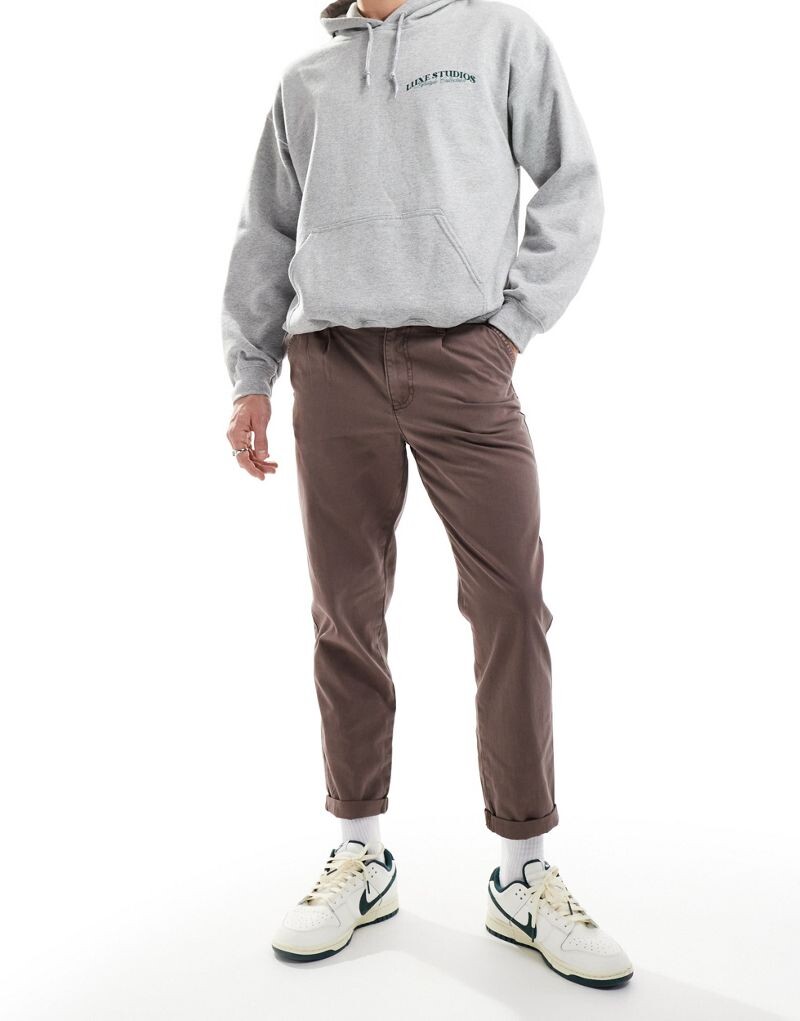 

ASOS DESIGN – классические жесткие брюки чинос размытого коричневого цвета