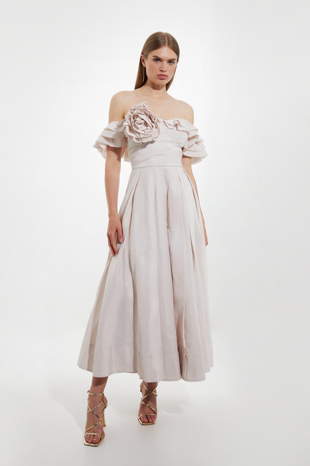 

Тканое платье макси из тафты с открытыми плечами и оборками Karen Millen, нейтральный